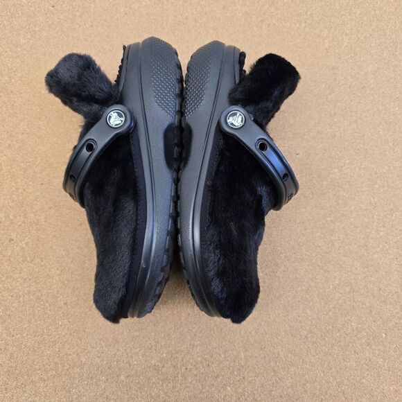 Crocs Clog Women's 7 Black Classic Fur Sure Shearling Fur Lined Slip-On (S2) - Picture 3 of 9